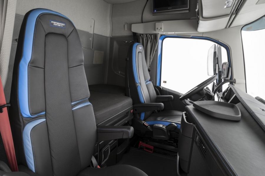 Интерьер Volvo FH 540 4x2 Viking 2017 года  (RU) (фото 4 из 4)